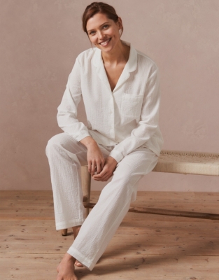 The white discount company pyjama set