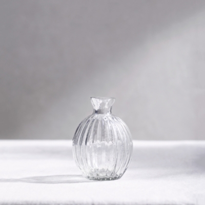 Claydon Bud Vase | Home Accessories Sale | The White Company UK