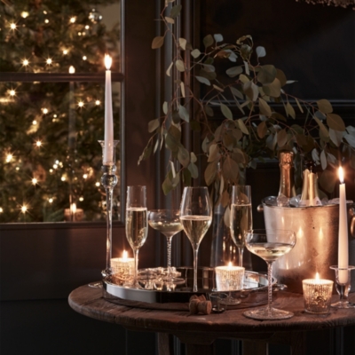 https://whitecompany.scene7.com/is/image/whitecompany/Compton-Champagne-Flutes---Set-of-4/A07968_AU23_2_L?$M_S_PDP$