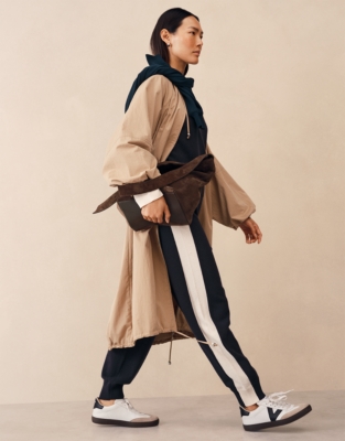 Contrast Panel Jogger with Cashmere