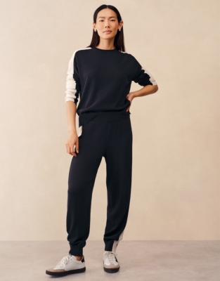 Contrast Panel Jogger with Cashmere