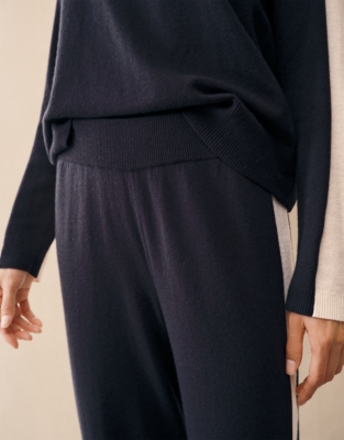 Contrast Panel Jogger with Cashmere