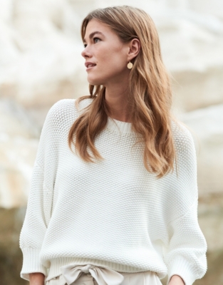 white balloon sleeve sweater