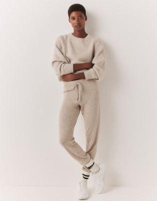 6 Cashmere Sweatpants Sets to Upgrade Your Loungewear Game