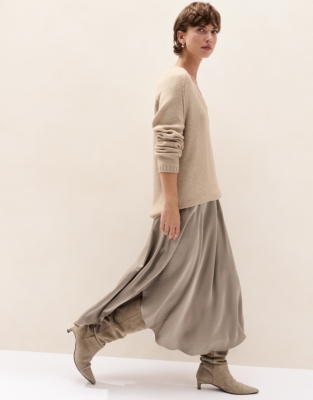 Curved Hem Skirt