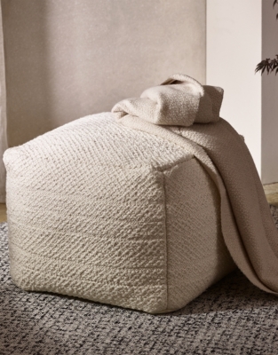 Dalton Pouffe