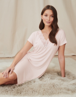 Hanro Cotton Lace Trim Nightgown