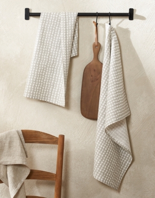 Ditsy Heart Tea Towels – Set of 2