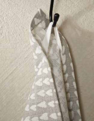 Ditsy Heart Tea Towels – Set of 2