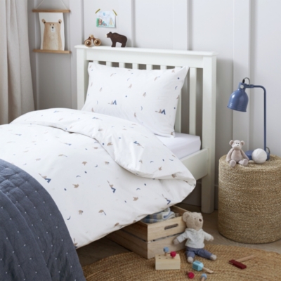 White company cot outlet duvet