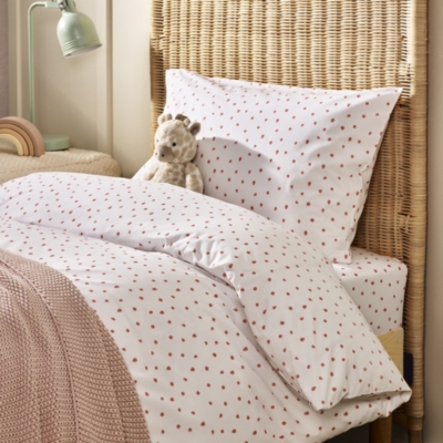 Easy Care Strawberry Bed Linen Set