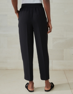 Elastic waist hot sale tapered trousers