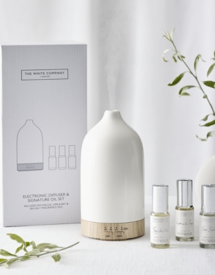 Electronic Diffuser & Set of 3 Signature Fragrance Oils Set