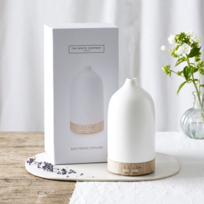 https://whitecompany.scene7.com/is/image/whitecompany/Electronic-Diffuser/EDDBL_AU22_1_F?$D_PDP_412x412$