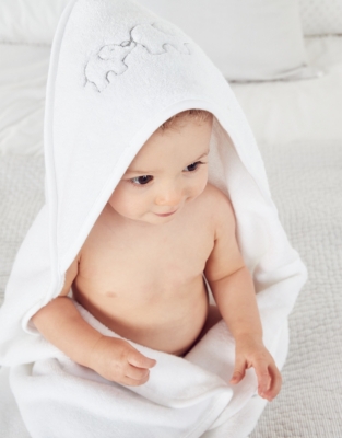 White hooded baby online towel