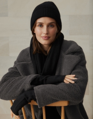 Essential Cashmere WristWarmers Hats, Scarves & Gloves The White
