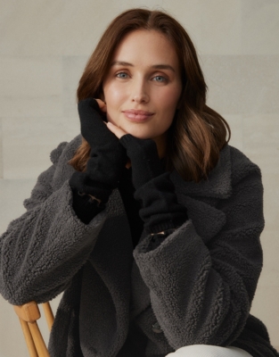 Essential Cashmere WristWarmers Hats, Scarves & Gloves The White