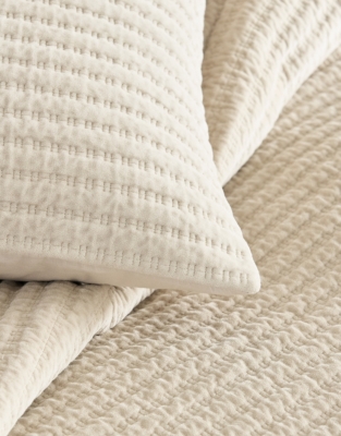 Farlow Cushion