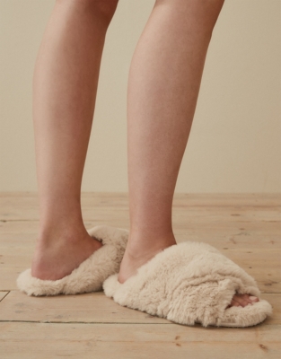 faux fur cross slider slippers