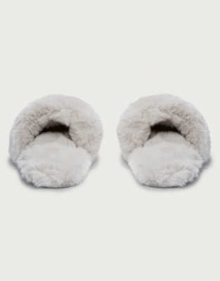 white fluffy slider slippers