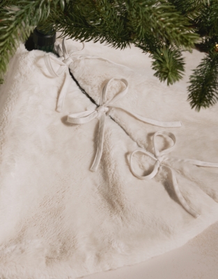 Faux Fur Tree Skirt