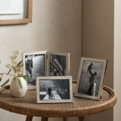 https://whitecompany.scene7.com/is/image/whitecompany/Faux-Shagreen-Picture-Frame---4x6-/A08127_XS23_22_C?$M_S_PDP$