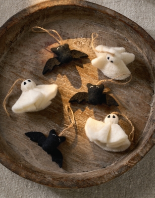 Felt Ghost and Bat Decorations – Set of 6