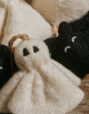 Felt Ghost and Bat Decorations – Set of 6
