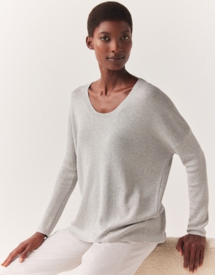 Scoop Hem Cashmere Sweater with Elbow Patches - Light Grey/Forest – Double  R Brand - Dallas