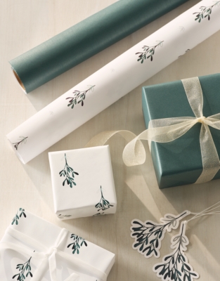Fir Green and Mistletoe Wrapping Paper – Set of 2 – 5m