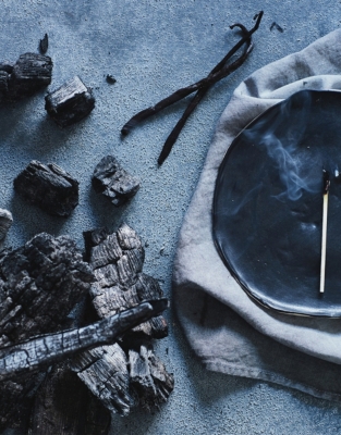 Fireside Botanical Candle – Medium