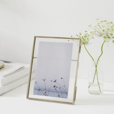 Floating Picture Frame 4x6" | Picture Frames | The White ...