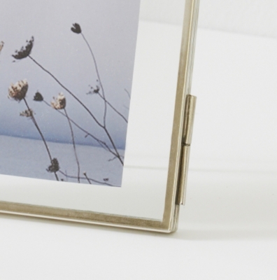 Floating Picture Frame 4x6” Picture Frames The White Company US