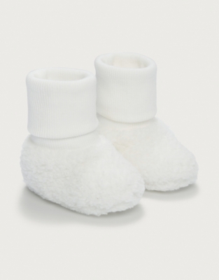 Fluffy Pram Booties (0–12mths)