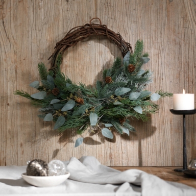 The White Company releases Christmas wreath range for 2021