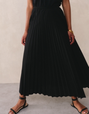 Full Pleated Skirt
