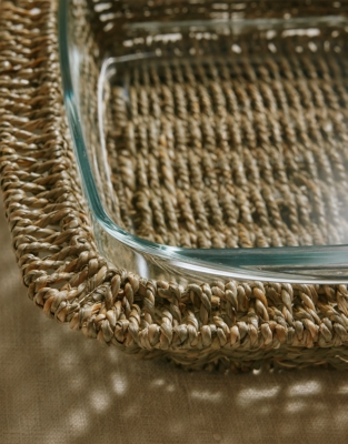 Glass & Seagrass Oven Dish – Medium