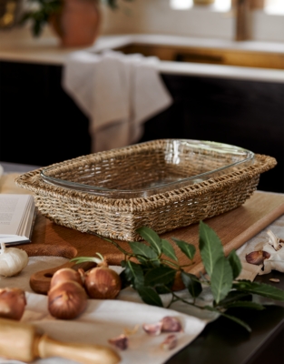 Glass and Seagrass Oven Dish – Large