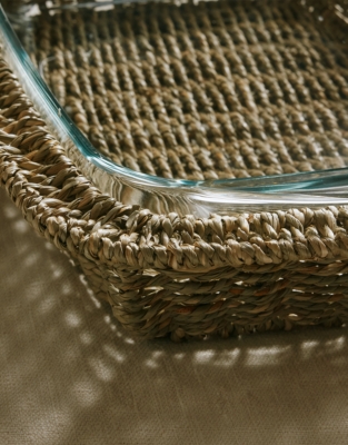 Glass and Seagrass Oven Dish – Large