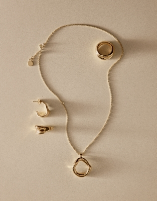 Gold Plated Molten Circle Pendant Necklace