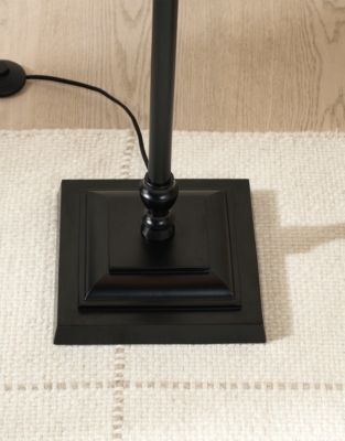 Harris Floor Lamp – Black