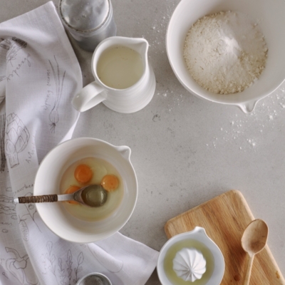 https://whitecompany.scene7.com/is/image/whitecompany/Hastings-Nesting-Mixing-Bowls---Set-of-2/A04406_SP23_24_L?$M_S_PDP$