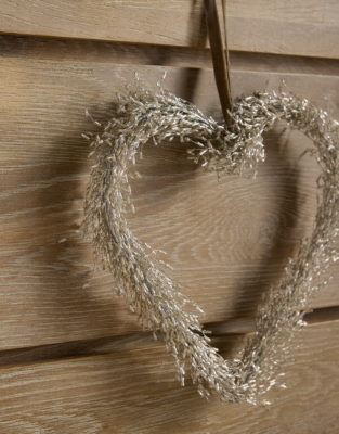 Heart Beaded Wreath – 27cm
