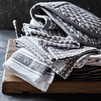 Heart Print Tea Towel Set of 2 Housewarming The White Company US