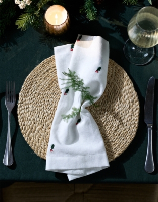 Holly Napkins – Set of 4