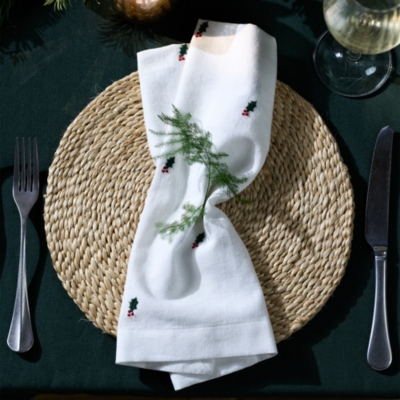 Holly Napkins – Set of 4