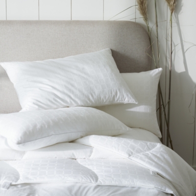 White company hot sale pillows reviews