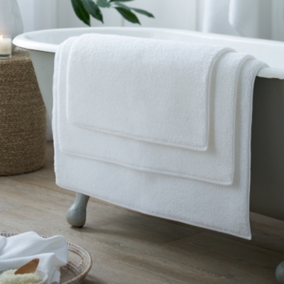 Luxury bath discount rugs and towels