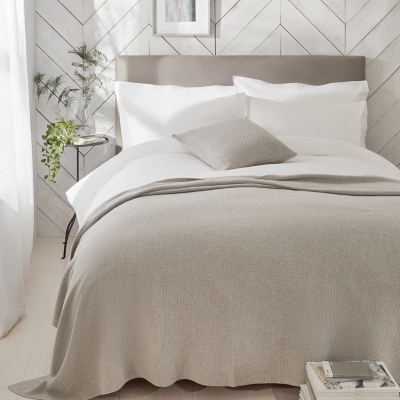 White company bed online throw