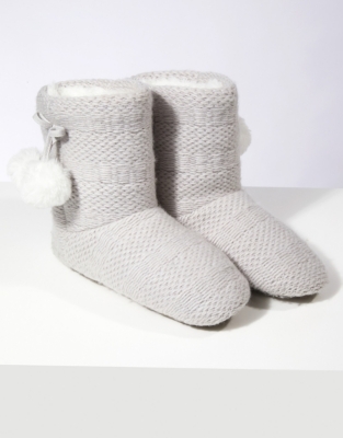 Pom pom hot sale slipper boots